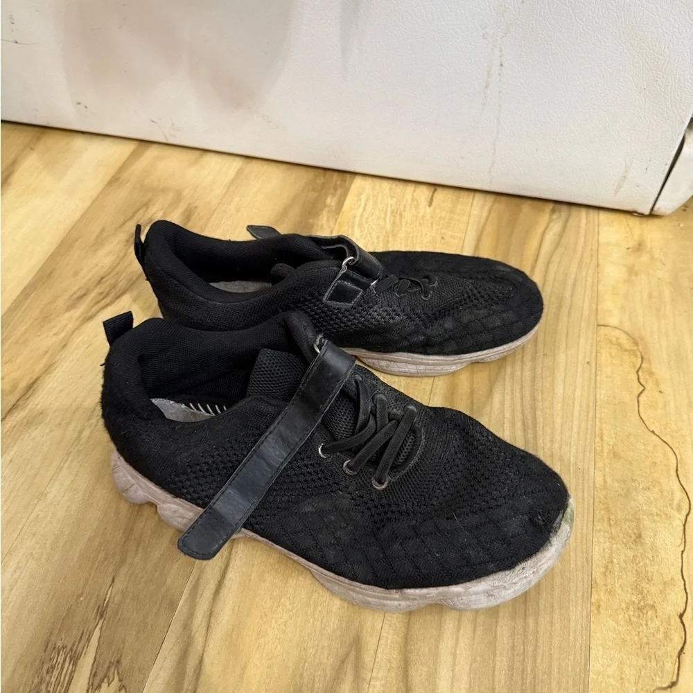 Black Knit Sneakers youth 4-4.5
